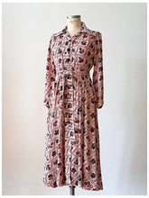 Carica l'immagine nel visualizzatore di Gallery, 1940s - Superb Pink &amp; Black Rayon Dress - W33 (84cm)

