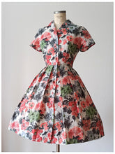 Cargar imagen en el visor de la galería, 1950s 1960s - Gorgeous Floral Dress - W29 (74cm)
