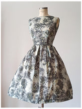 Carica l'immagine nel visualizzatore di Gallery, 1950s 1960s - Gorgeous Floral Dress - W29 (74cm)
