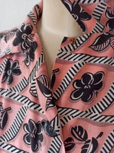 Carica l'immagine nel visualizzatore di Gallery, 1940s - Superb Pink &amp; Black Rayon Dress - W33 (84cm)
