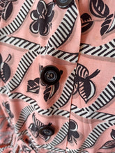 Carica l'immagine nel visualizzatore di Gallery, 1940s - Superb Pink &amp; Black Rayon Dress - W33 (84cm)
