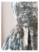 Carica l'immagine nel visualizzatore di Gallery, 1950s 1960s - Gorgeous Floral Dress - W29 (74cm)
