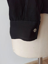 Cargar imagen en el visor de la galería, 1940s - Stunning Embroidered Mao Blouse - Sz S/M
