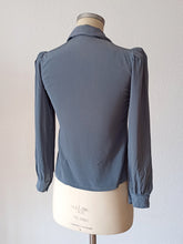 Cargar imagen en el visor de la galería, 1940s - Gorgeous Slate Blue Embroidered Blouse - Sz S

