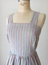 Laden Sie das Bild in den Galerie-Viewer, 1940s - Gorgeous Rainbow Stripes Bolero Dress - W31 (78cm)
