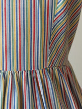Laden Sie das Bild in den Galerie-Viewer, 1940s - Gorgeous Rainbow Stripes Bolero Dress - W31 (78cm)
