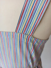 Laden Sie das Bild in den Galerie-Viewer, 1940s - Gorgeous Rainbow Stripes Bolero Dress - W31 (78cm)
