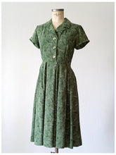 Load image into Gallery viewer, 1940s 1950s - Adorable Olive Green Rayon Dress - W31.5 (80cm)
