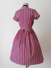 Load image into Gallery viewer, 1950s 1960s - Gorgeous Striped Cotton Dress - W31.5 (80cm)
