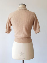 Laden Sie das Bild in den Galerie-Viewer, 1950s - TOBY BERMAN, USA - Adorable Wool Cardigan - Sz S/M
