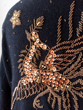 Cargar imagen en el visor de la galería, 1950s 1960s - Stunning Firebirds Beaded Wool Cardigan - Sz M/L
