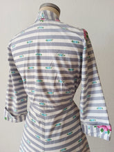 Laden Sie das Bild in den Galerie-Viewer, 1940s - SPARWICK, UK - Outstanding Zippered Front Dress - W28.5 (72cm)
