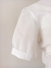 Cargar imagen en el visor de la galería, 1940s - Adorable Embroidered Cotton Blouse - Sz 46
