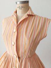 Charger l'image dans la galerie, 1950s 1960s - Adorable Textured Cotton Dress - W26 (66cm)
