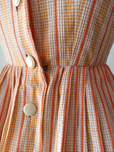 Charger l'image dans la galerie, 1950s 1960s - Adorable Textured Cotton Dress - W26 (66cm)
