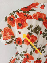 Load image into Gallery viewer, 1950s 1960s - Gorgeous French Floral Dress - W27.5 (70cm)
