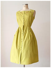 Charger l'image dans la galerie, 1950s 1960s - FRANCE - Adorable Green Embroidery Dress - W28.5 (72cm)

