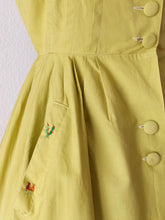 Charger l'image dans la galerie, 1950s 1960s - FRANCE - Adorable Green Embroidery Dress - W28.5 (72cm)

