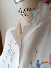 Load image into Gallery viewer, 1950s - Adorable Embroidered Birds Rayon Blouse - W30 (76cm)
