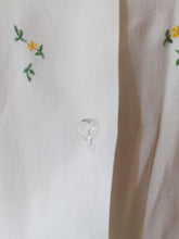 Load image into Gallery viewer, 1950s - Adorable Embroidered Birds Rayon Blouse - W30 (76cm)
