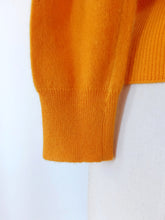 Charger l'image dans la galerie, 1950s - PRINGLE, Scotland - Golden Orange Cashmere Sweater - Sz 36
