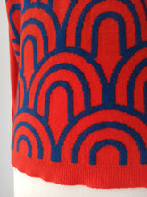 Laden Sie das Bild in den Galerie-Viewer, 1950s 1960s - PRINGLE, Scotland - Intarsia Cashmere Sweater - Sz M/L
