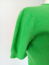 Laden Sie das Bild in den Galerie-Viewer, 1950s - PRINGLE, Scotland - Green Cashmere Jumper - Sz S/M
