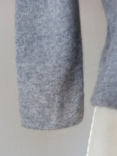 Load image into Gallery viewer, 1950s - DALTON, USA - Exquisite Grey Cashmere Cardigan
