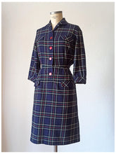 Charger l'image dans la galerie, 1940s - VIYELLA, UK - Gorgeous Tartan Shirtwaister Dress - W27.5 (70cm)
