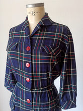 Charger l'image dans la galerie, 1940s - VIYELLA, UK - Gorgeous Tartan Shirtwaister Dress - W27.5 (70cm)
