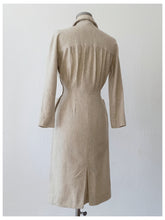 Laden Sie das Bild in den Galerie-Viewer, 1940s - LE SIGNE DE PARIS - Stunning Wool Dress - W28.5 (72cm)

