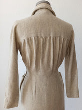 Laden Sie das Bild in den Galerie-Viewer, 1940s - LE SIGNE DE PARIS - Stunning Wool Dress - W28.5 (72cm)
