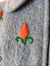 Laden Sie das Bild in den Galerie-Viewer, 1940s - JENAX, USA - Collectable Embroidered Wool Ski Jacket - Sz Medium
