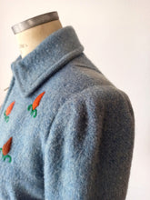 Laden Sie das Bild in den Galerie-Viewer, 1940s - JENAX, USA - Collectable Embroidered Wool Ski Jacket - Sz Medium
