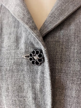 Carica l'immagine nel visualizzatore di Gallery, 1940s - ELAN, France - Exquisite Grey Wool Dress - W29 (74cm)

