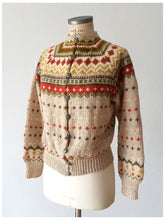 Load image into Gallery viewer, 1950s - GUNN REISS, Norway - Gorgeous Hand-knitted Wool Cardigan - Sz M
