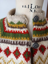 Load image into Gallery viewer, 1950s - GUNN REISS, Norway - Gorgeous Hand-knitted Wool Cardigan - Sz M
