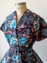 Load image into Gallery viewer, 1950s - Stunning Roseprint Cotton Dress - W29 (74cm)
