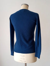 Load image into Gallery viewer, 1950s 1960s - BALLANTYNE, Scotland - Gorgeous Cashmere Cardigan
