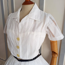Cargar imagen en el visor de la galería, 1950s - Marvelous White Cotton Lace Dress - W25/26 (64/66cm)
