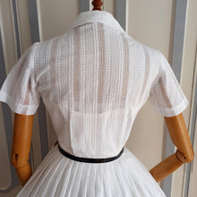 Load image into Gallery viewer, 1950s - Marvelous White Cotton Lace Dress - W25/26 (64/66cm)
