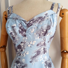 Charger l&#39;image dans la galerie, 1940s 1950s - Adorable Abstract Rayon Bolero Dress - W28 (74cm)
