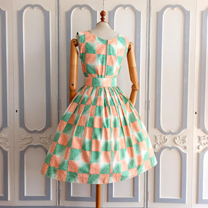 1950s 1960s - Fabulous Salmon Green Shadow Plaid Dress - W29 (74cm)