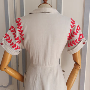 1940s - Gorgeous Red Embroidery Linen Dress - W26/27 (66/68cm)