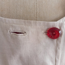 Laden Sie das Bild in den Galerie-Viewer, 1940s - Gorgeous Red Embroidery Linen Dress - W26/27 (66/68cm)
