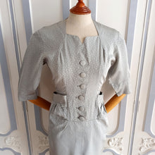 Laden Sie das Bild in den Galerie-Viewer, 1940s 1950s - Elegant Parisien Dress - W28 (72cm)
