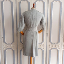 Laden Sie das Bild in den Galerie-Viewer, 1940s 1950s - Elegant Parisien Dress - W28 (72cm)
