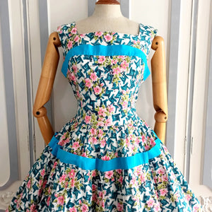 Early 1950s - Lovely French Floral Rayon Dress - W30 (76cm)