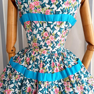 Early 1950s - Lovely French Floral Rayon Dress - W30 (76cm)