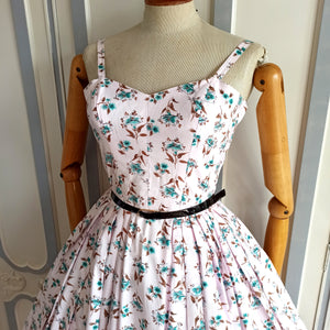 1950s - Adorable Heartneck Pink Pale Floral Bolero Dress - W26 (66cm)